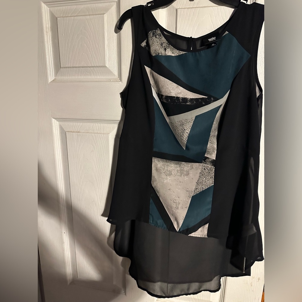 Mossimo hi-lo top